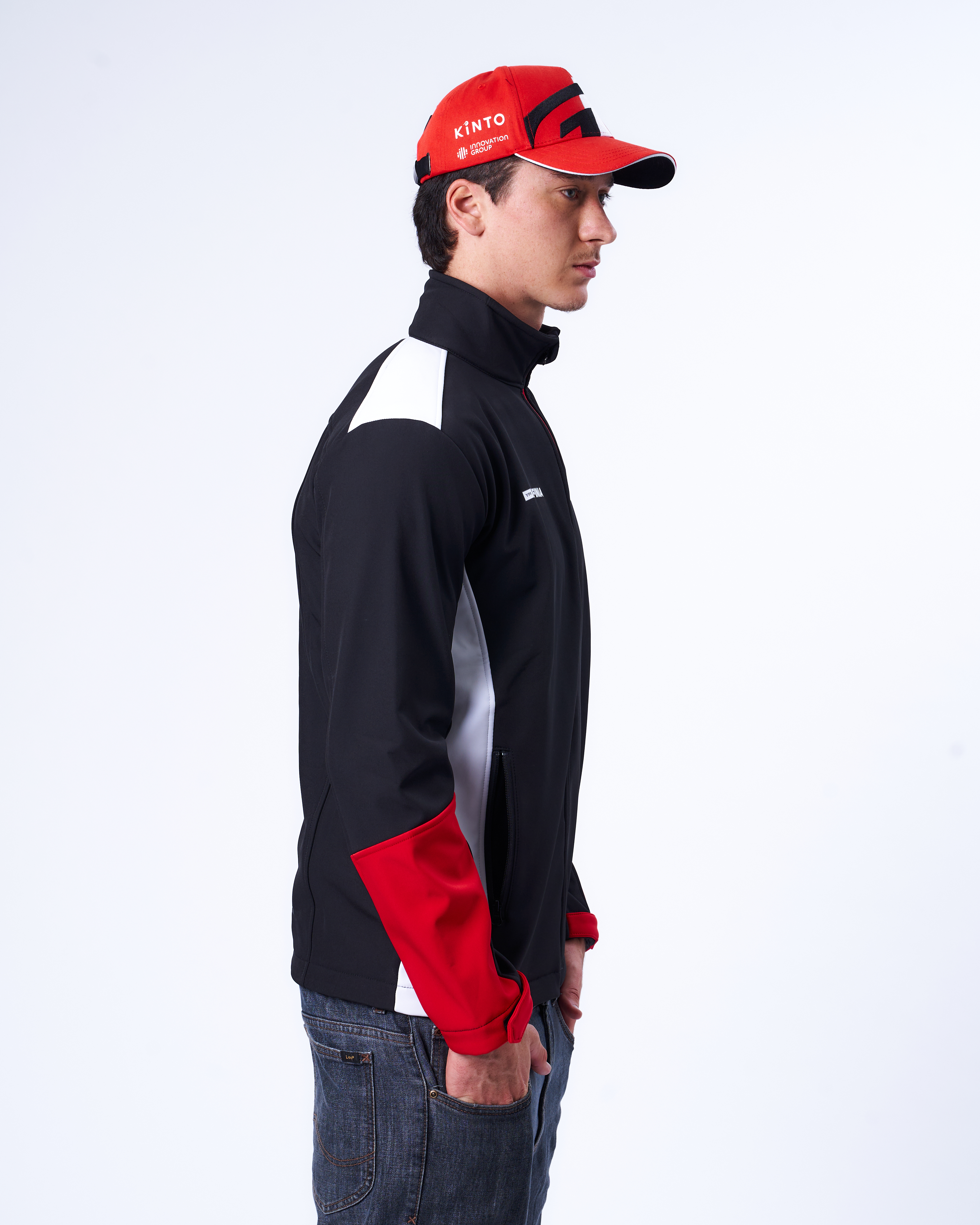 CAMPERA DEL EQUIPO OFICIAL image number null